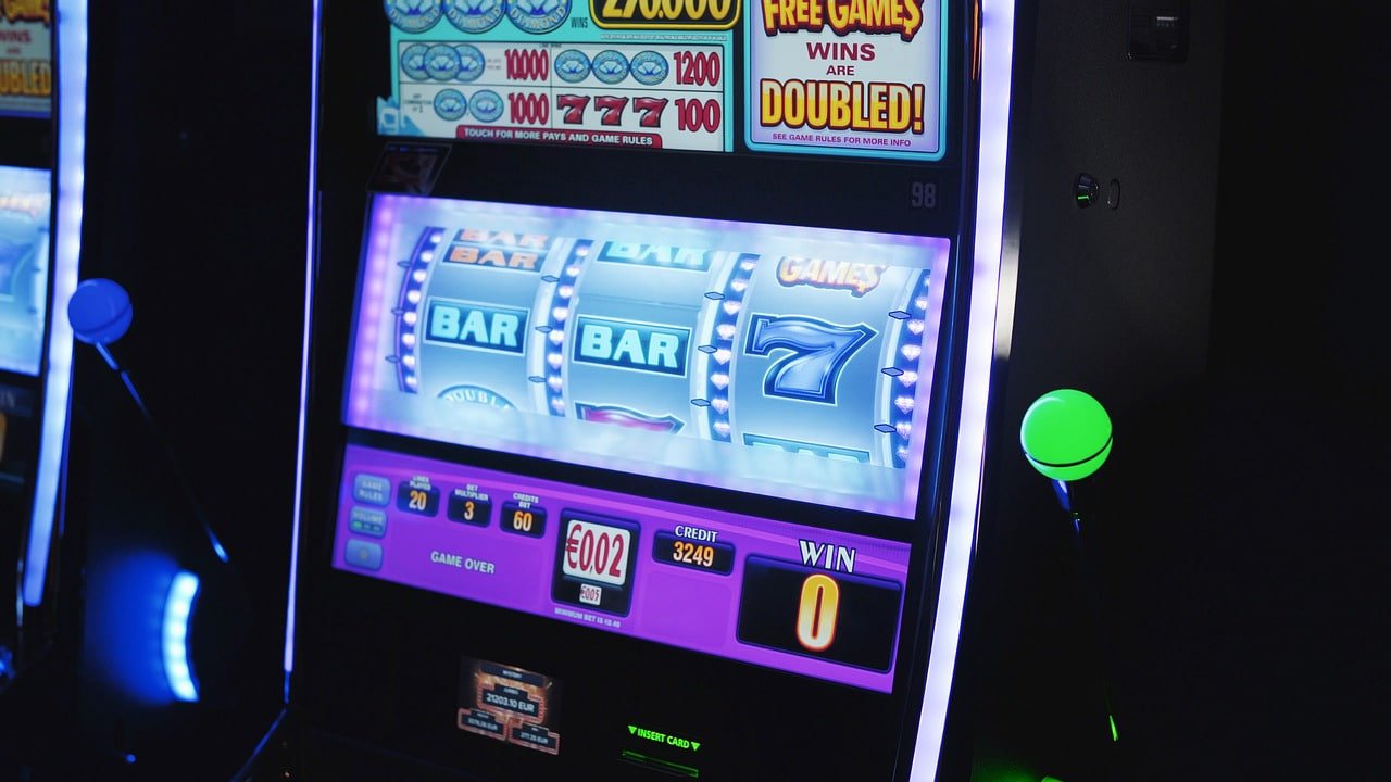 Texas Poker live-dealer table on wifitoto togel showing multi-camera feed and player interface